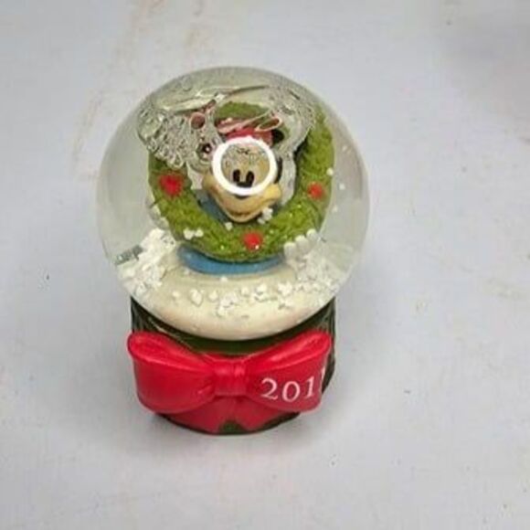 Lot of 2 JCPenney Snowglobes 2003 2011 Disney Mickey Mouse - Picture 5 of 6